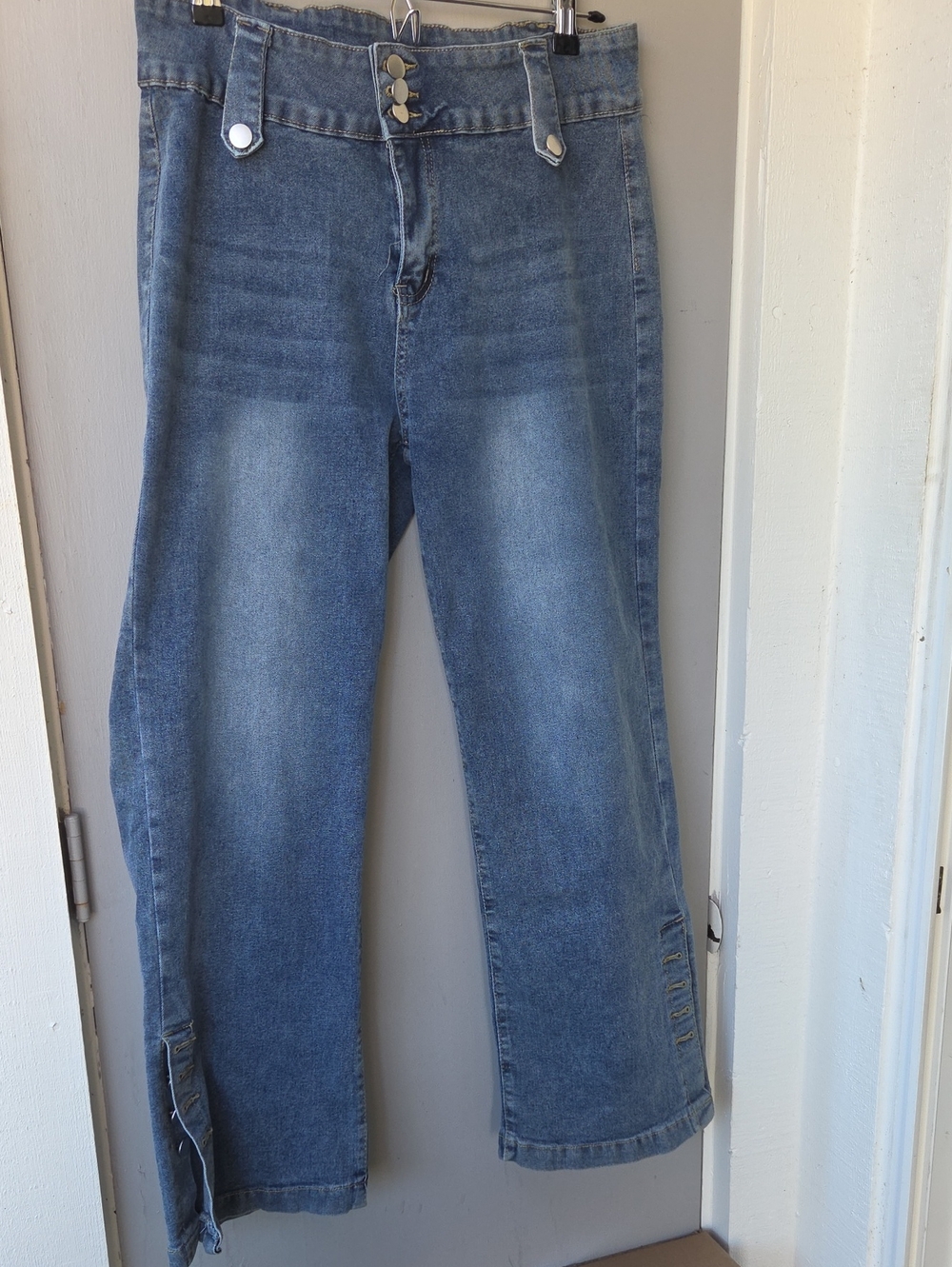 Classic Blue                   High-Rise Wide-Leg.      Women’s Jeans